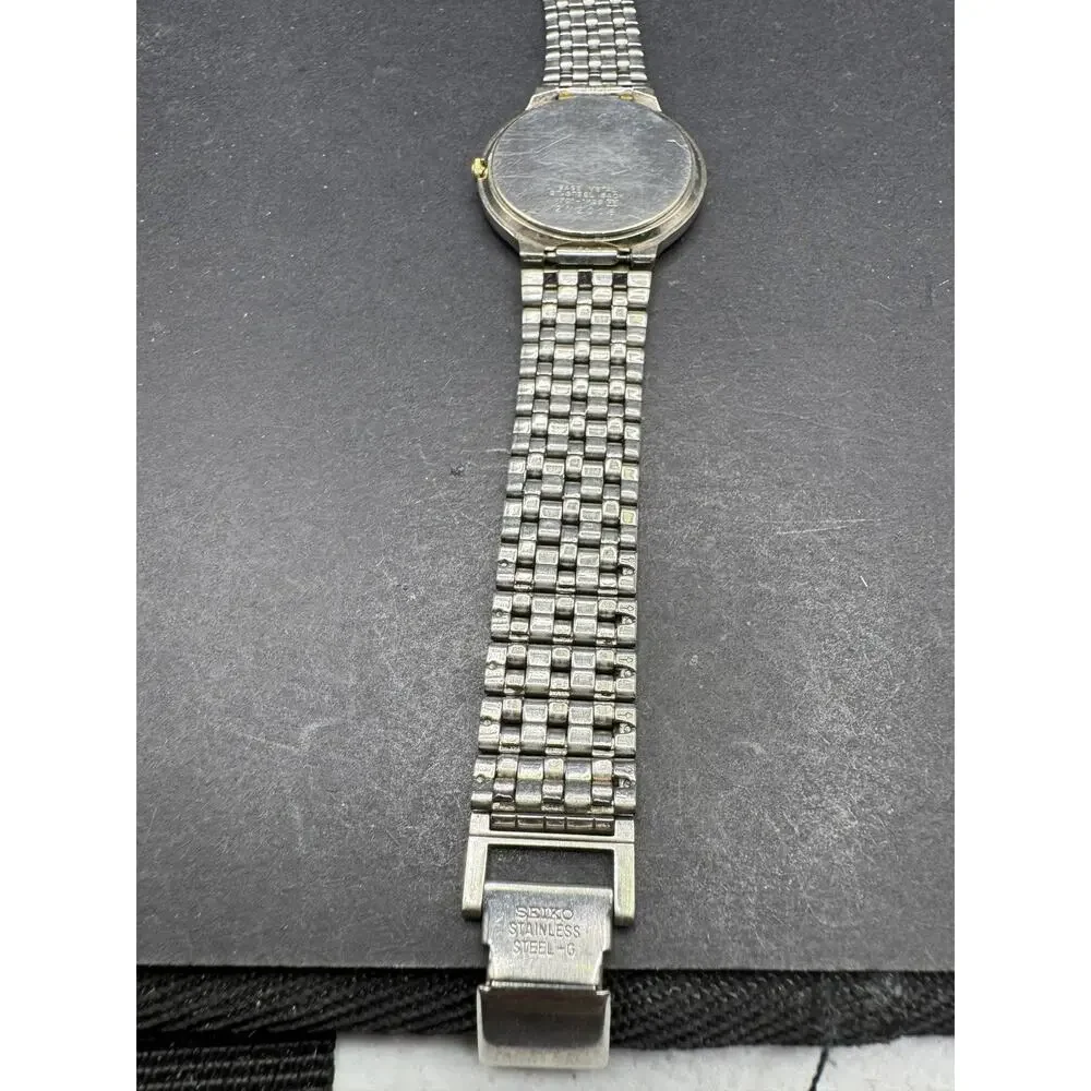 Seiko V701-1K29 Two Tone Quartz Wristwatch Blue Dial Silver Gold Bracelet